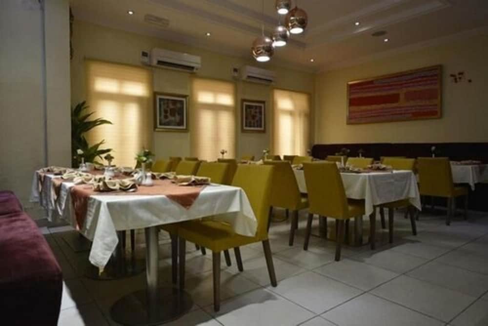 Palazzo Dumont Hotel 24/29