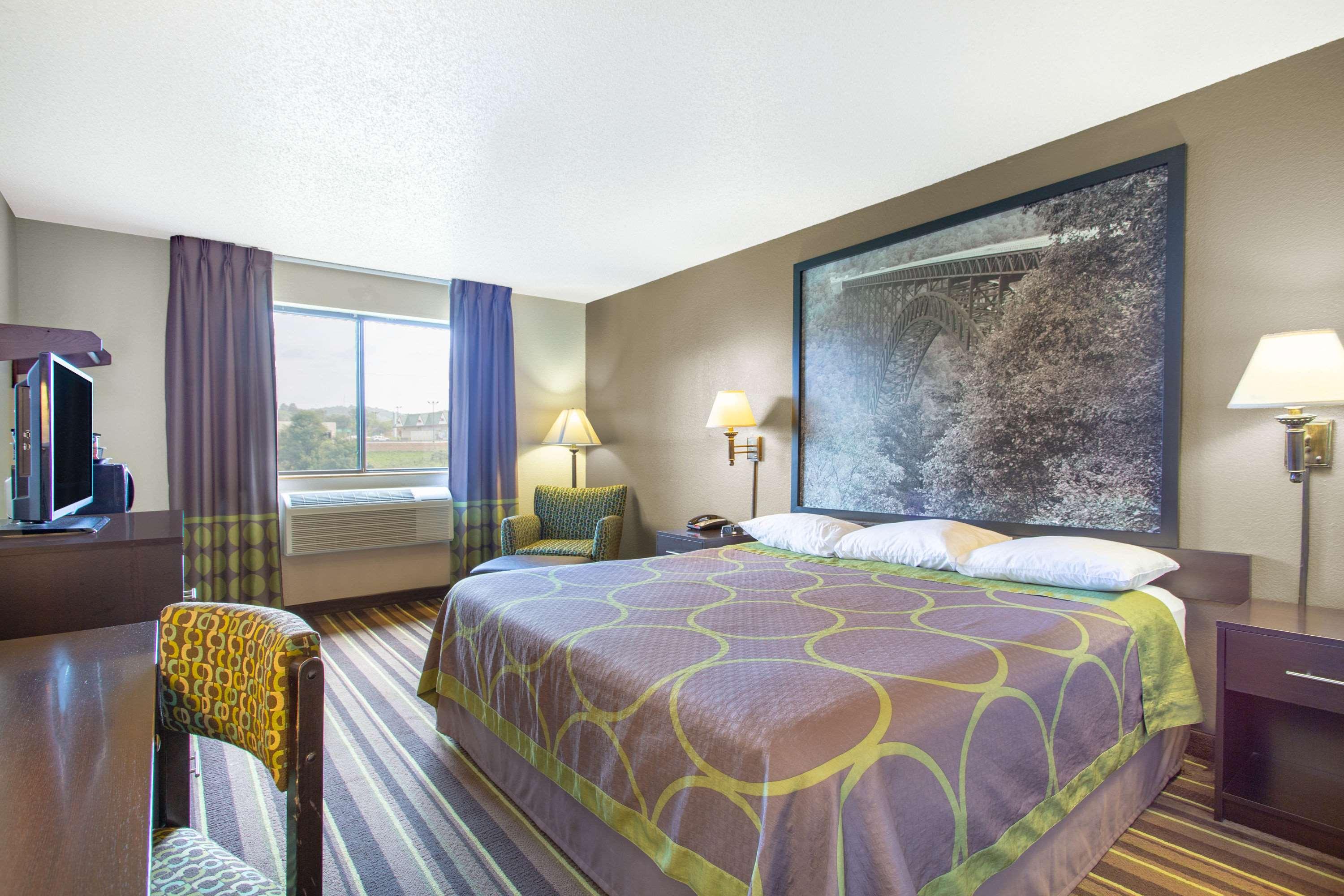 Room, King Bed