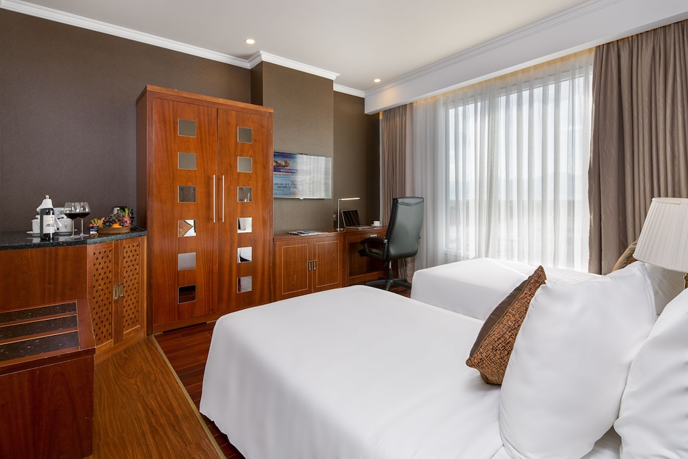 Samdi Hotel 25/75