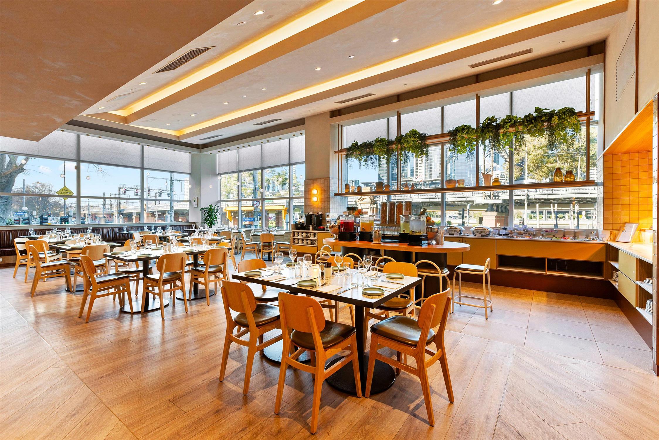CLARION SUITES GATEWAY 38/44