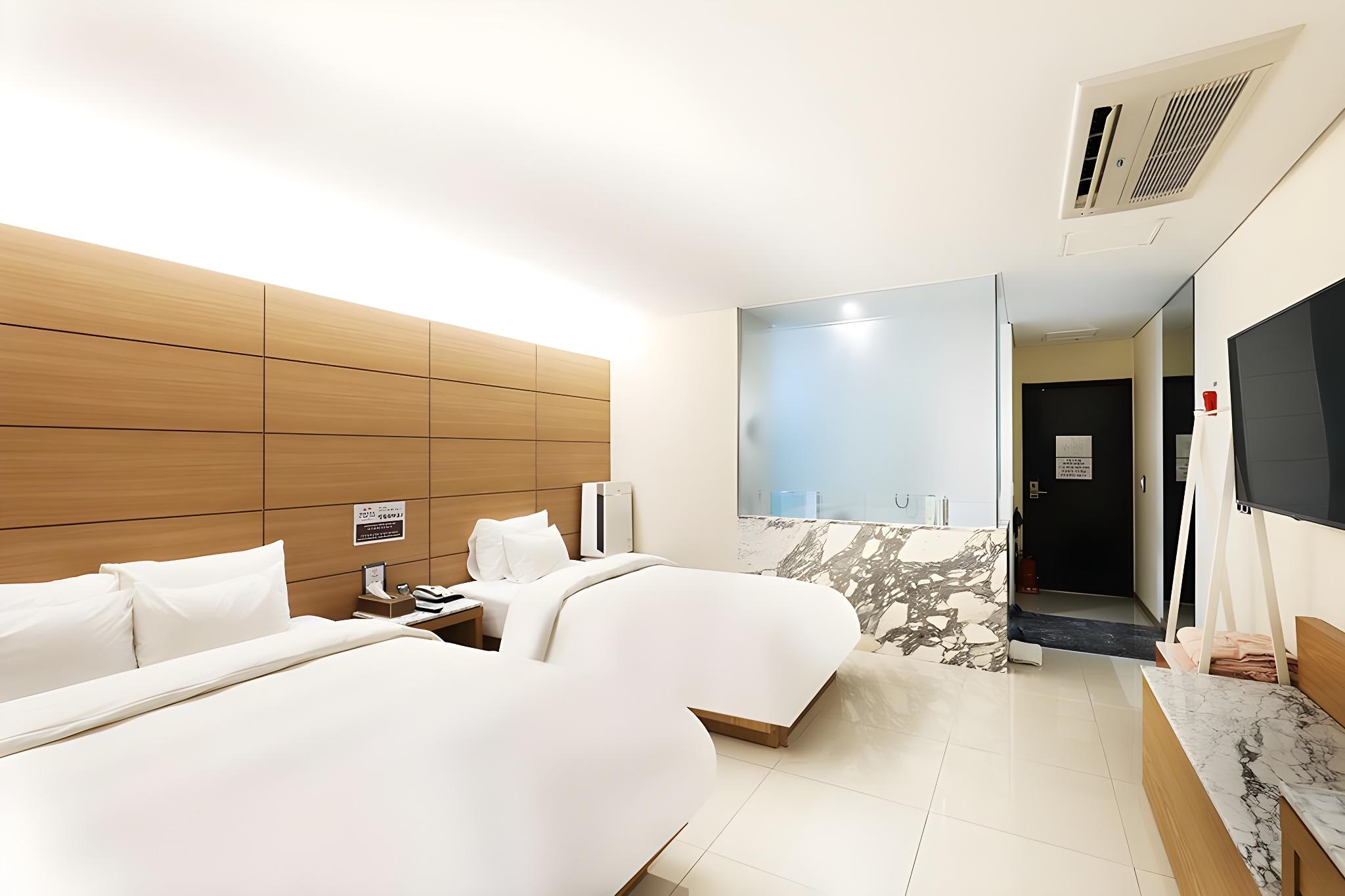 Standard, Twin Beds