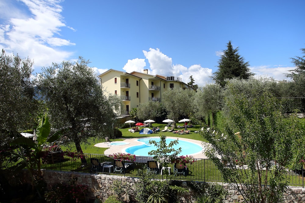 Eco Hotel Benacus 40/50