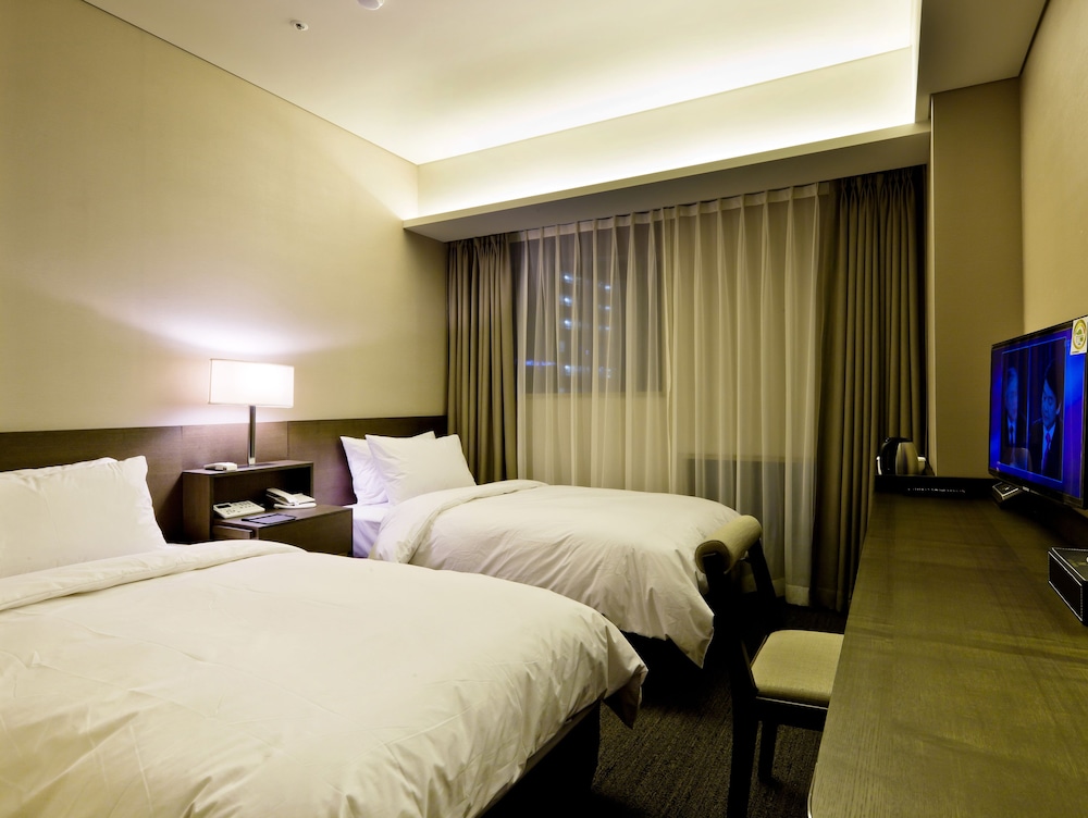 Hotel Manu 8/69