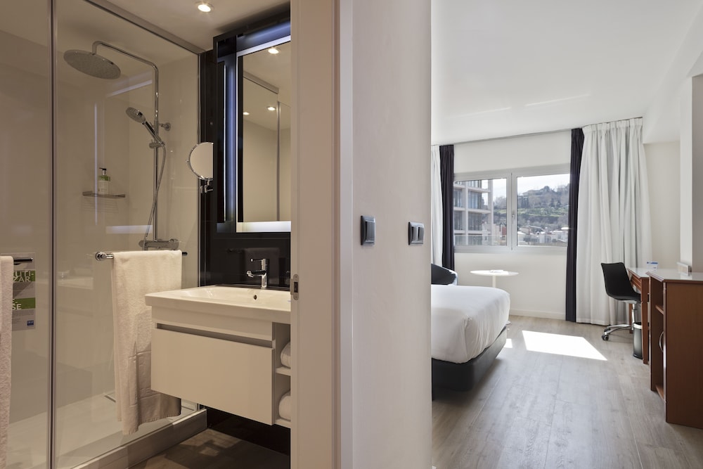 Innside by Melia Barcelona Apolo 27/75