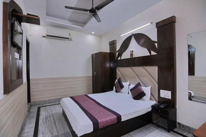 Lord Krishna Dx Inn Hotel 10/33