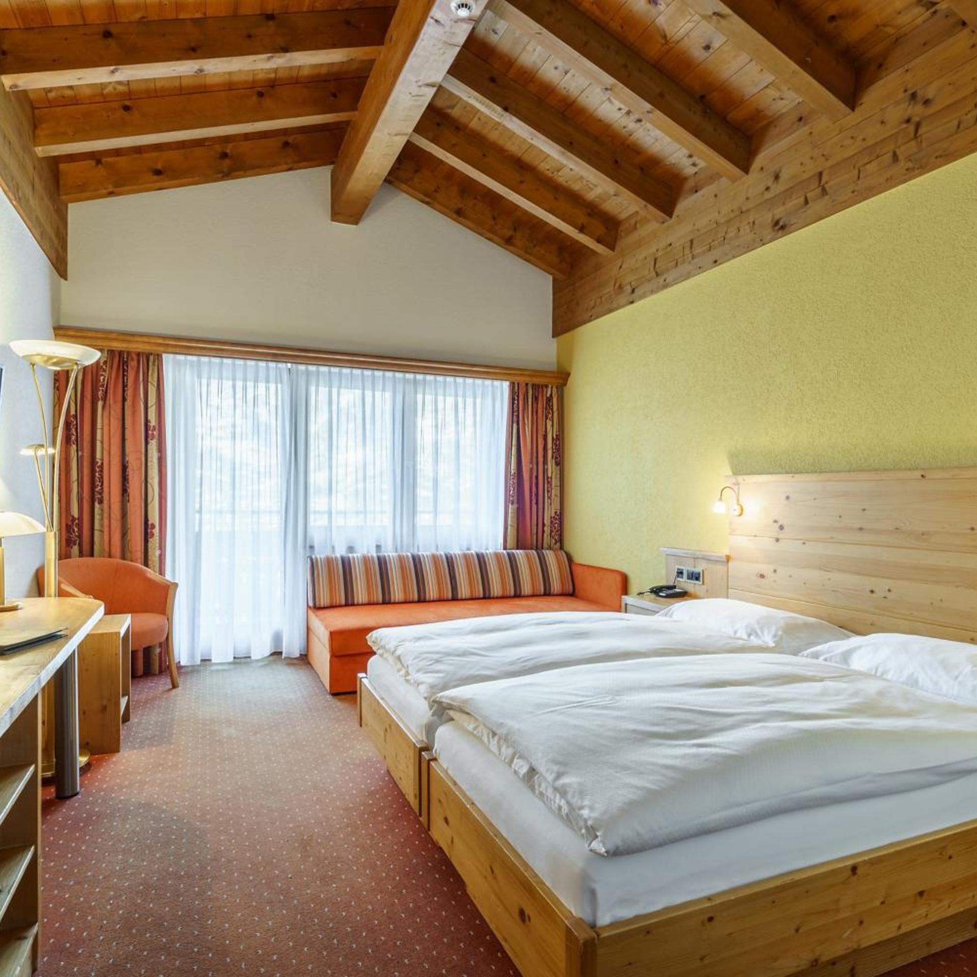 HOTEL ALPENROYAL 15/55