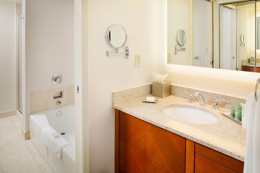 FAMILY SUITE, MULTIPLE BEDS, EXECUTIVE LEVEL