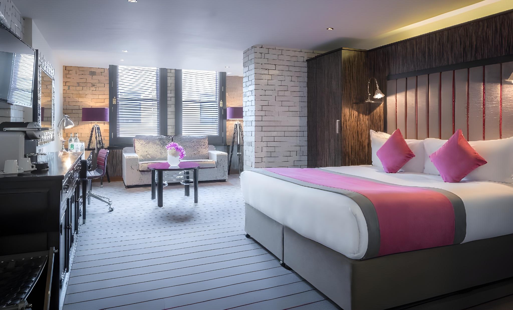 Tower, Junior Suite