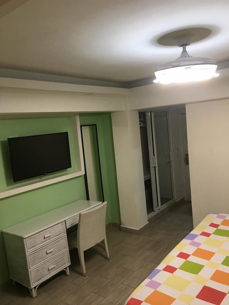 Hotel Restaurant Hamilton Beach Resort 46/66