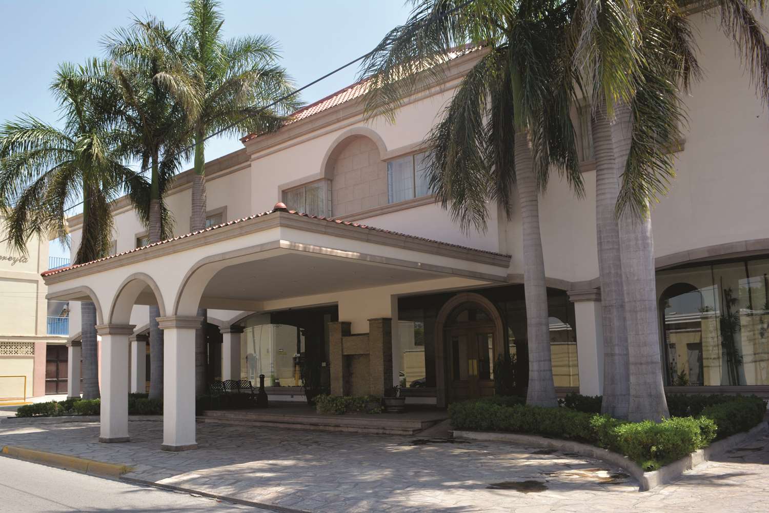 Best Western Centro Cadereyta 1/12