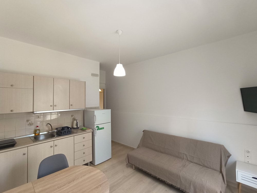 Albatross Studios And Apartments 28/50