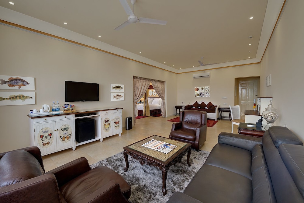 MAYFAIR Palm Beach Resort 40/74