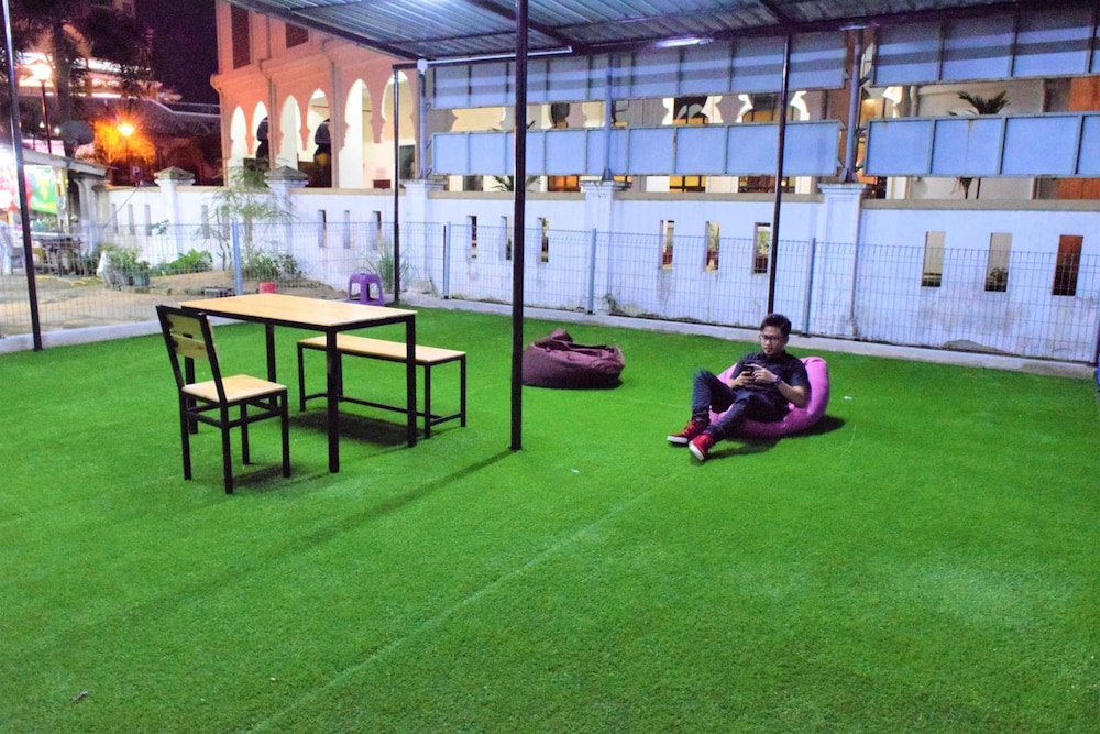 DJ Citi Inn Premier 62/62