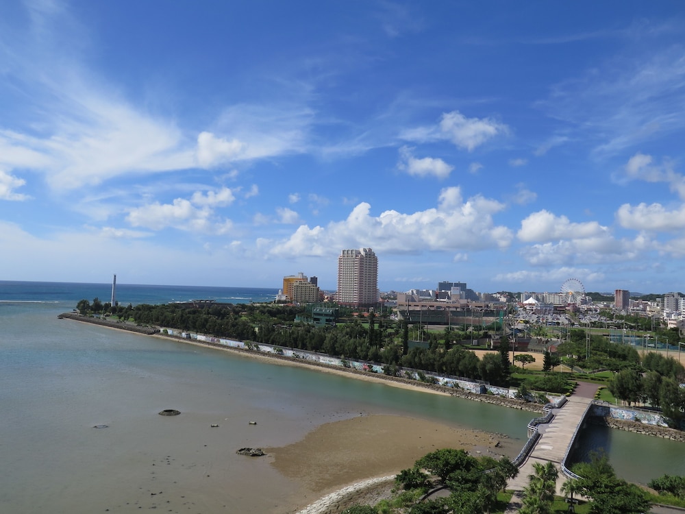 Beach Front Tower Mihama 66/71