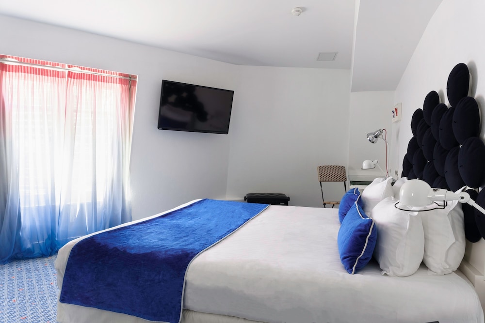 Hotel 34B Astotel (ex-Bergere Opera) 29/74