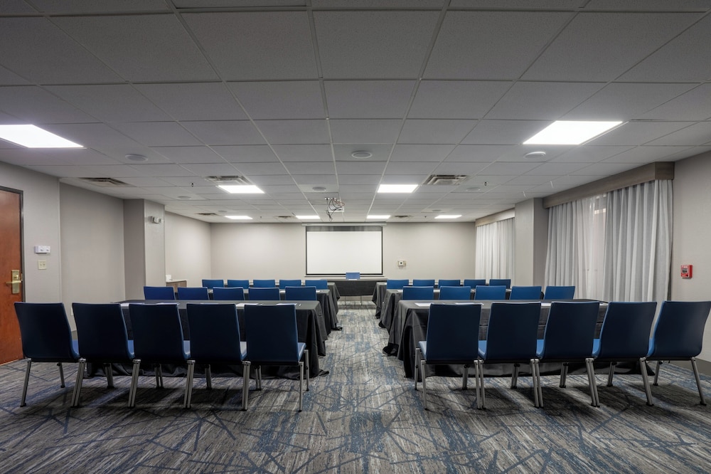 Holiday Inn Express Hotel And Suites Orange City 51/63