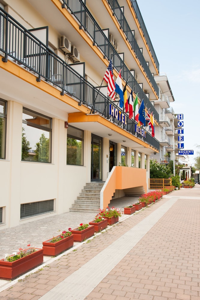 Regent Hotel 1/67