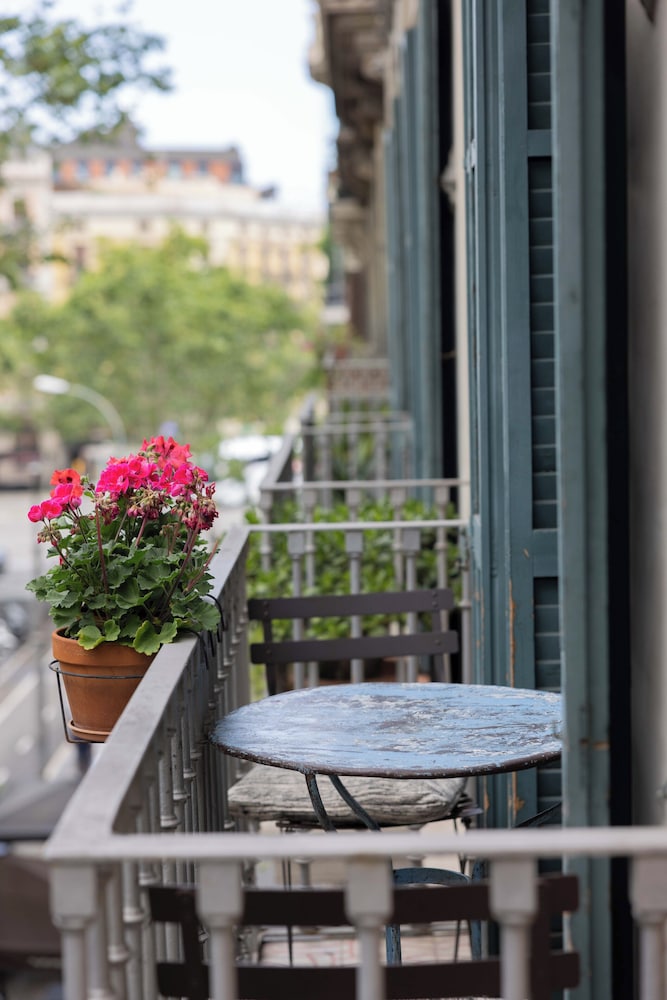 We Boutique Hotel 65/74