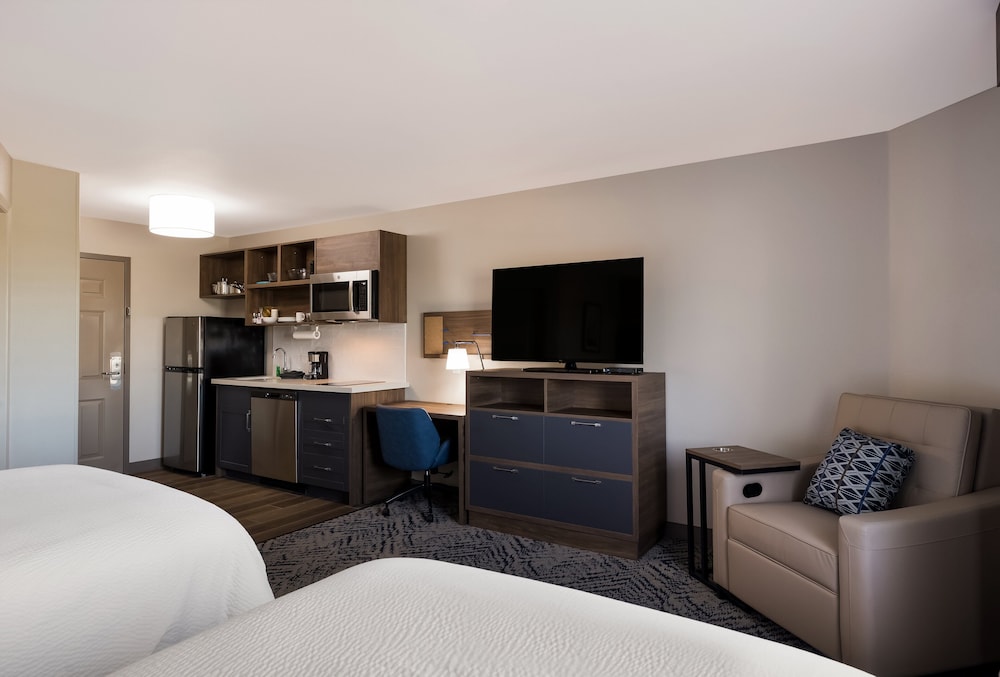Candlewood Suites Lafayette- River Ranch 38/58