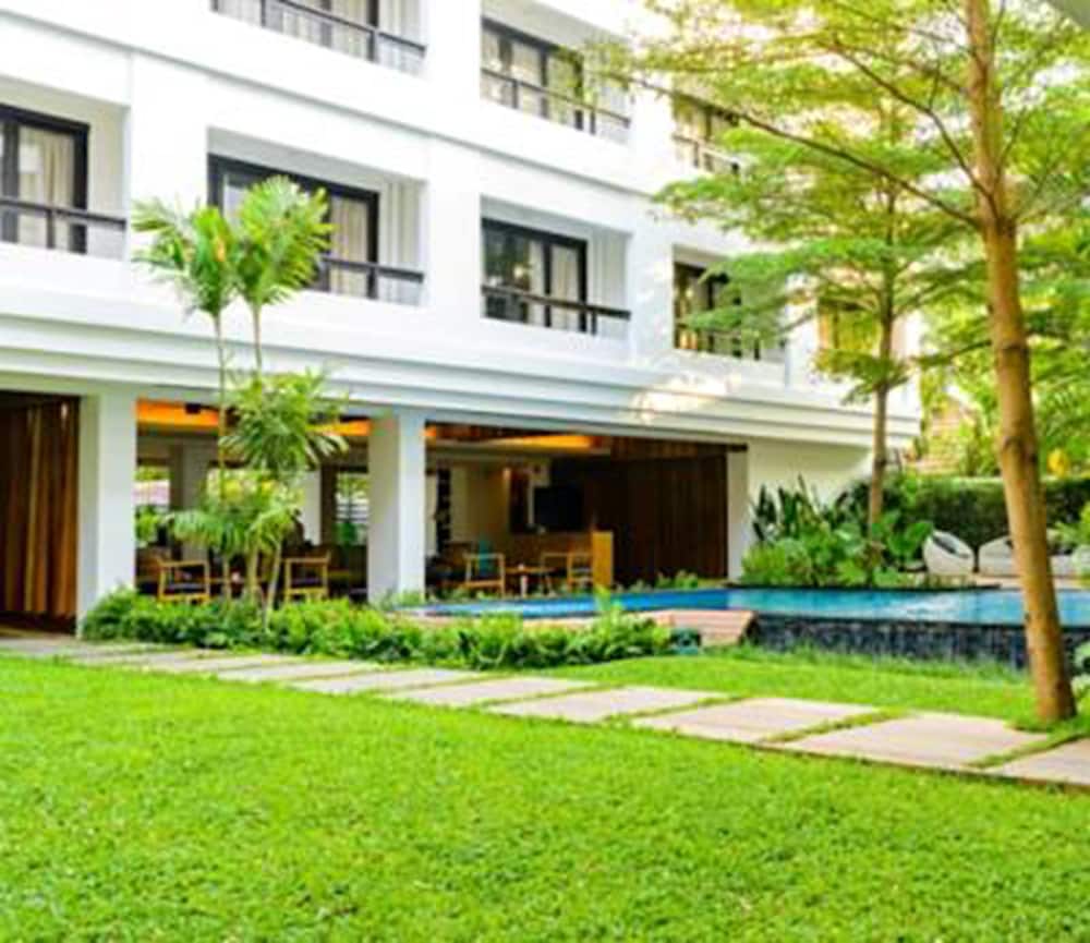 UMA Residence 51/56