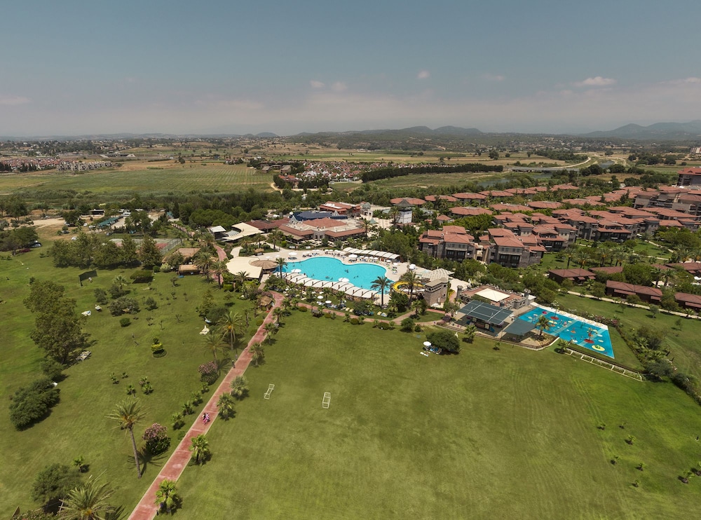 Club Felicia Village 66/69
