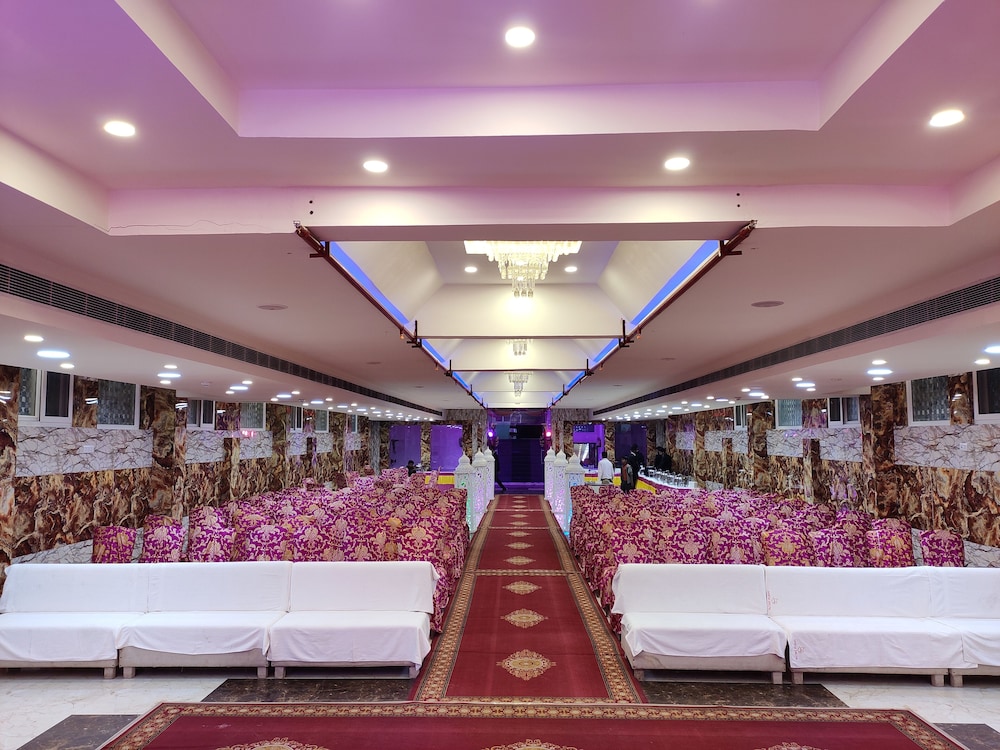 Hotel Maple Delite 15/18