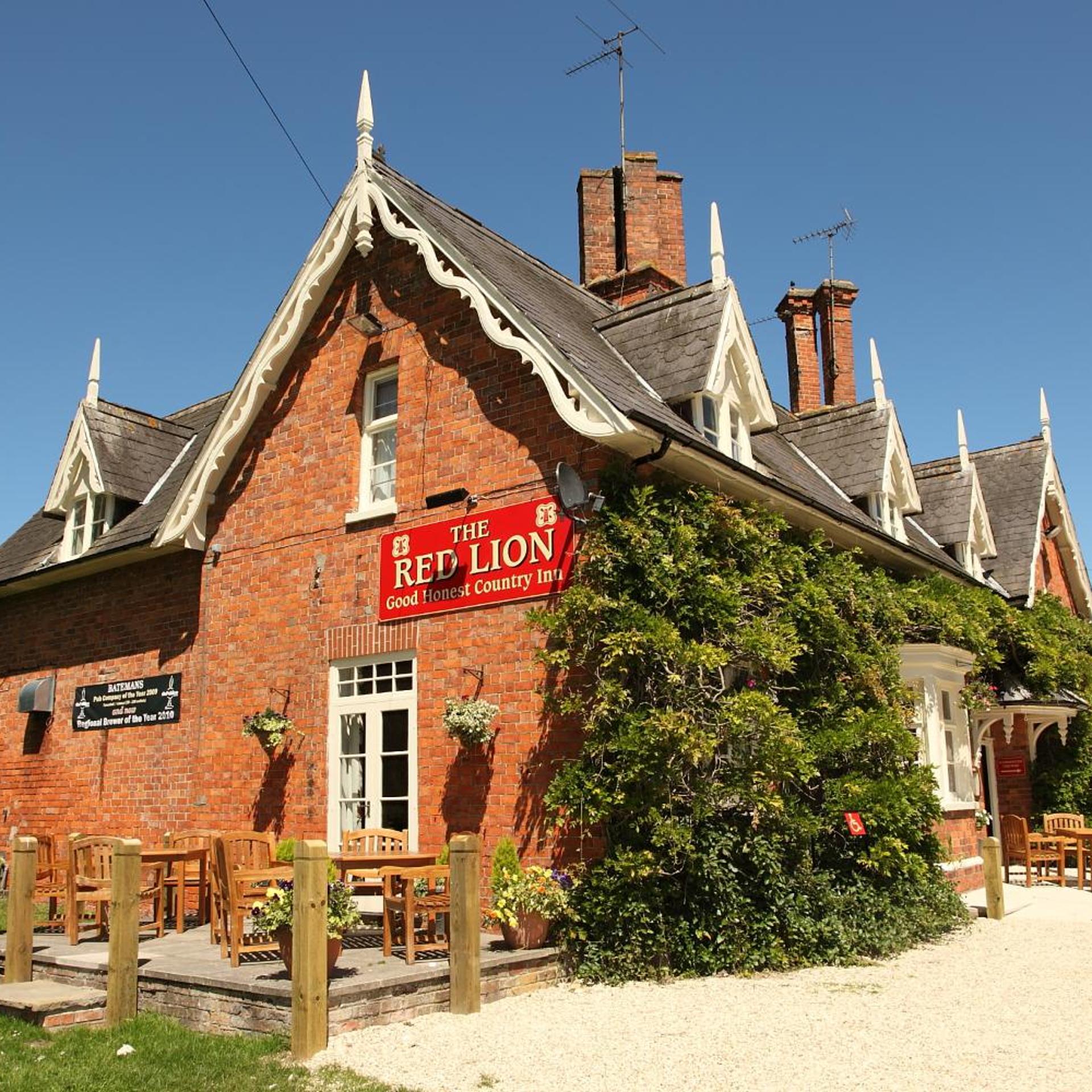 The Red Lion 28/29