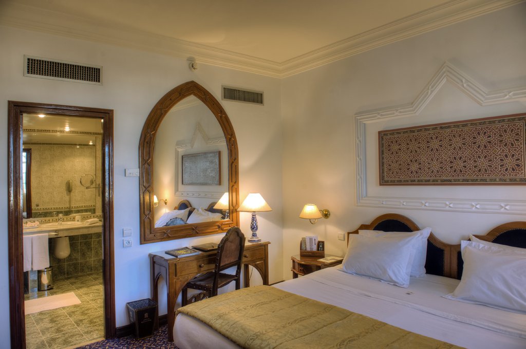 Senior, Suite, Queen Bed