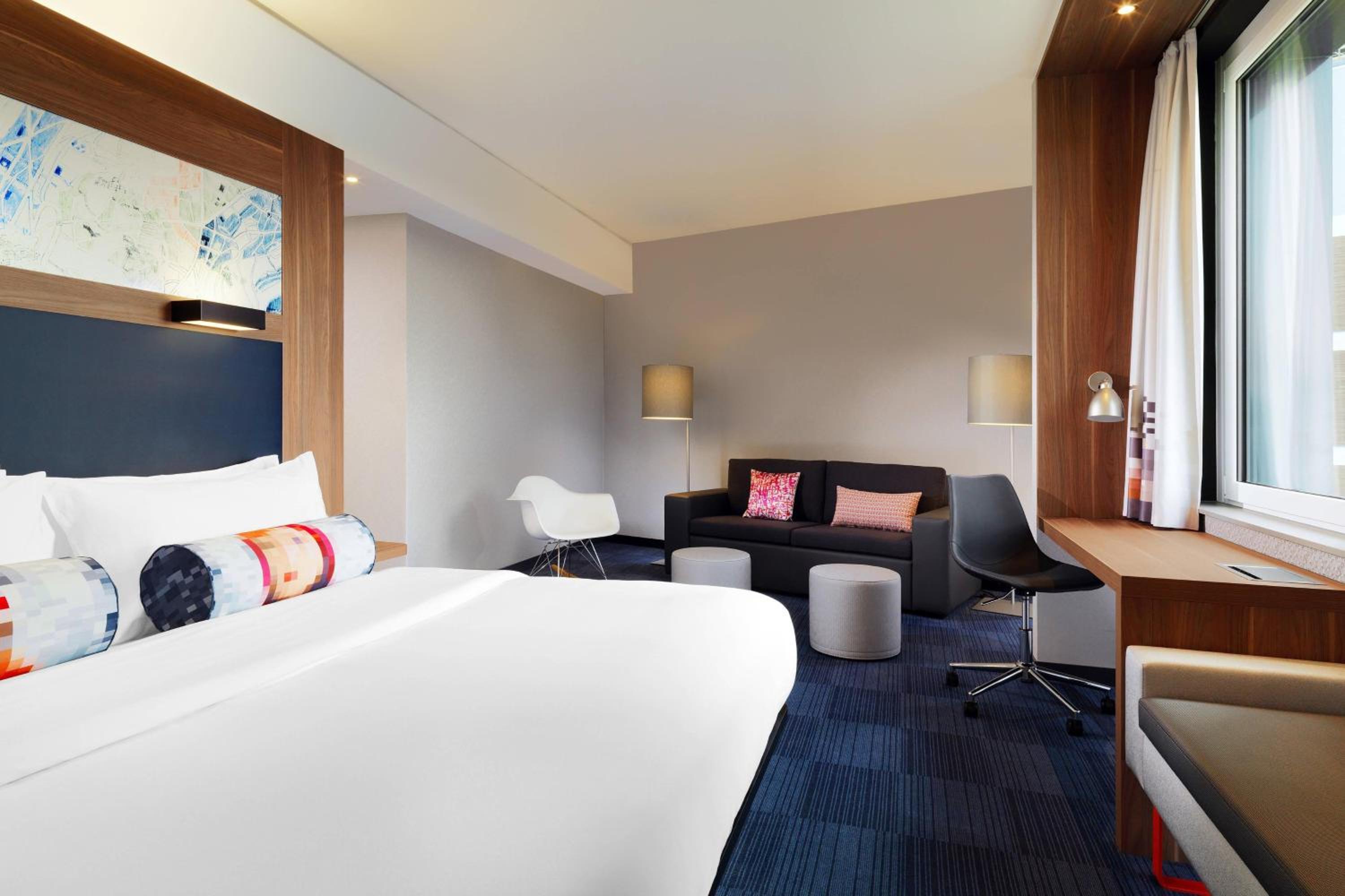 Sweet, Suite, King Bed, Sofa