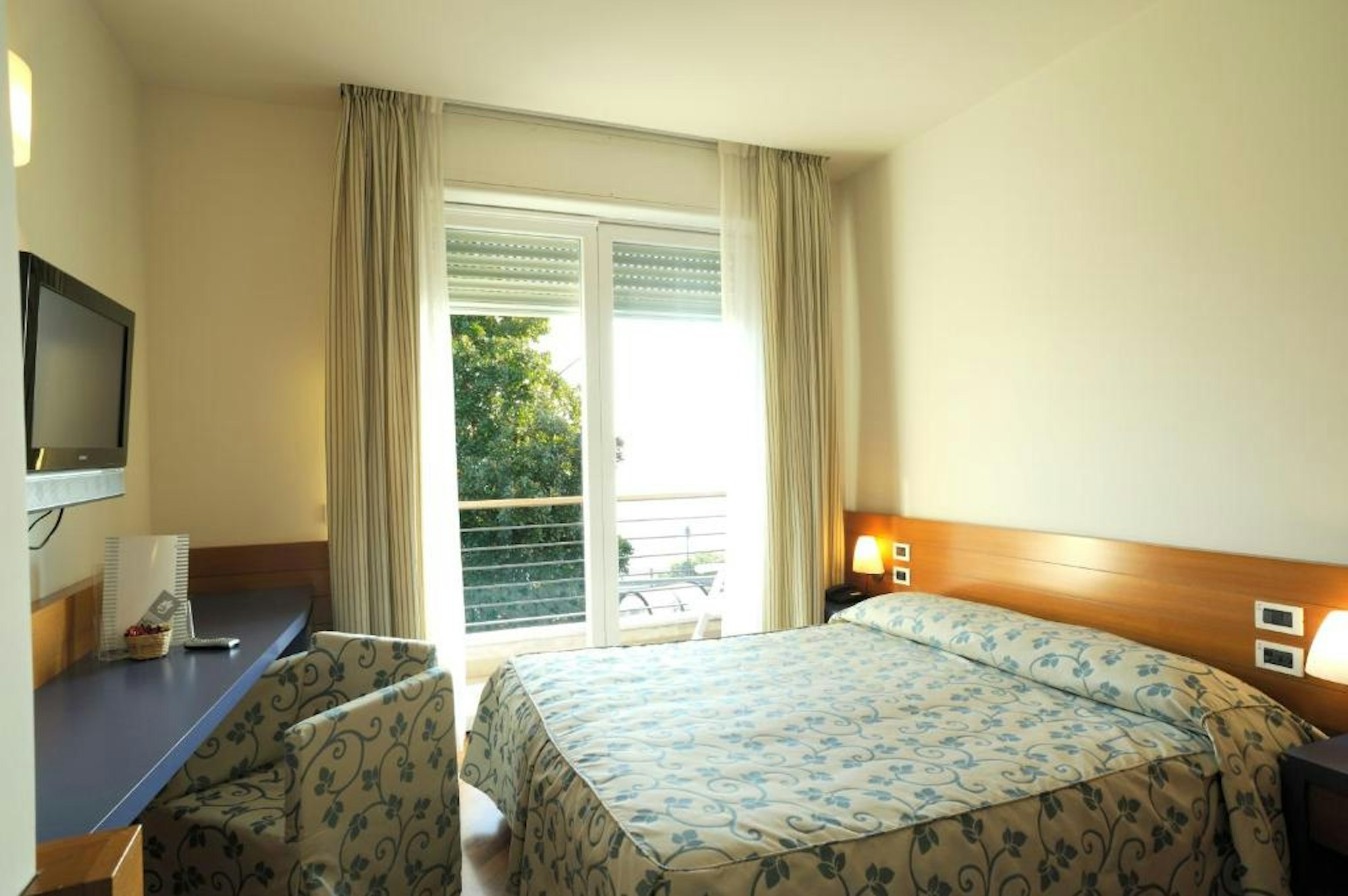 Hotel Le Roi 11/67