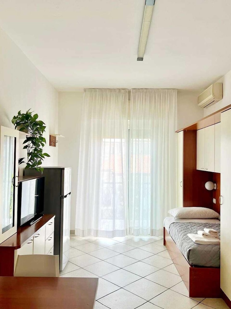 Residence I Girasoli 50/63