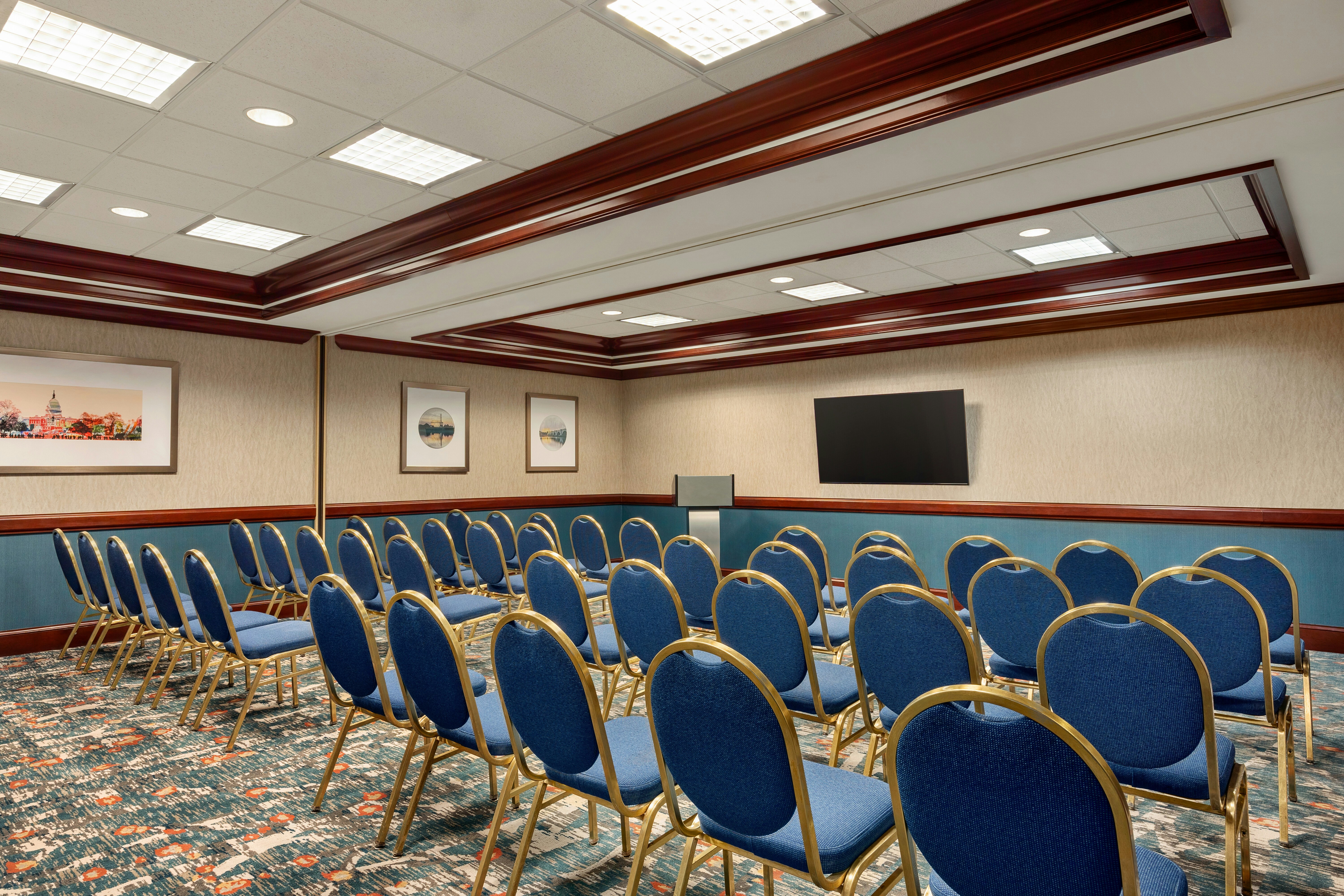 Hampton Inn Dulles-Cascades 16/18
