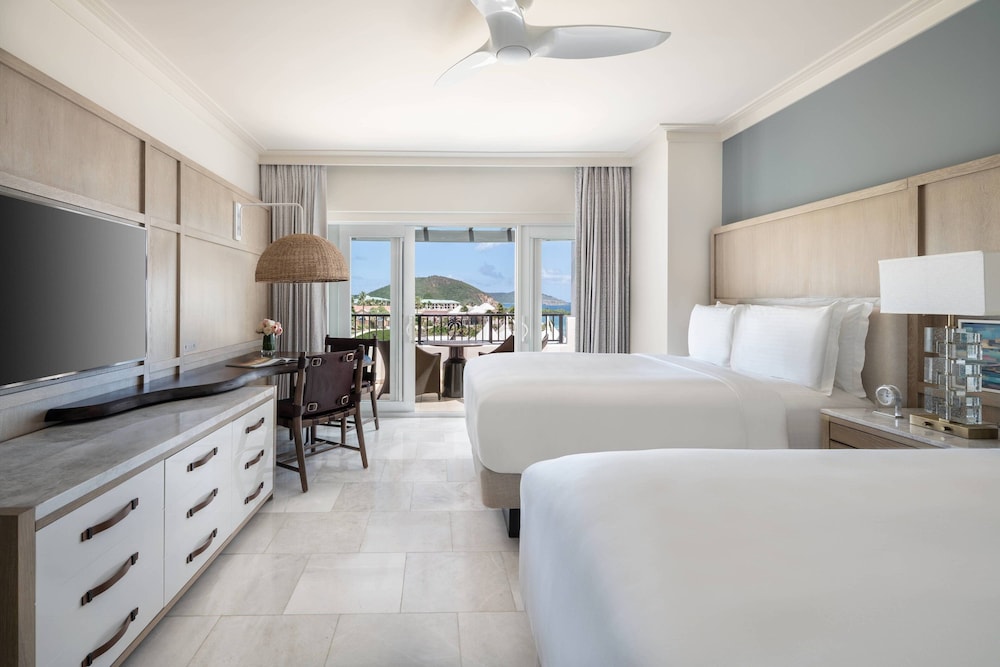 Club, 2 Queen Beds, Resort View