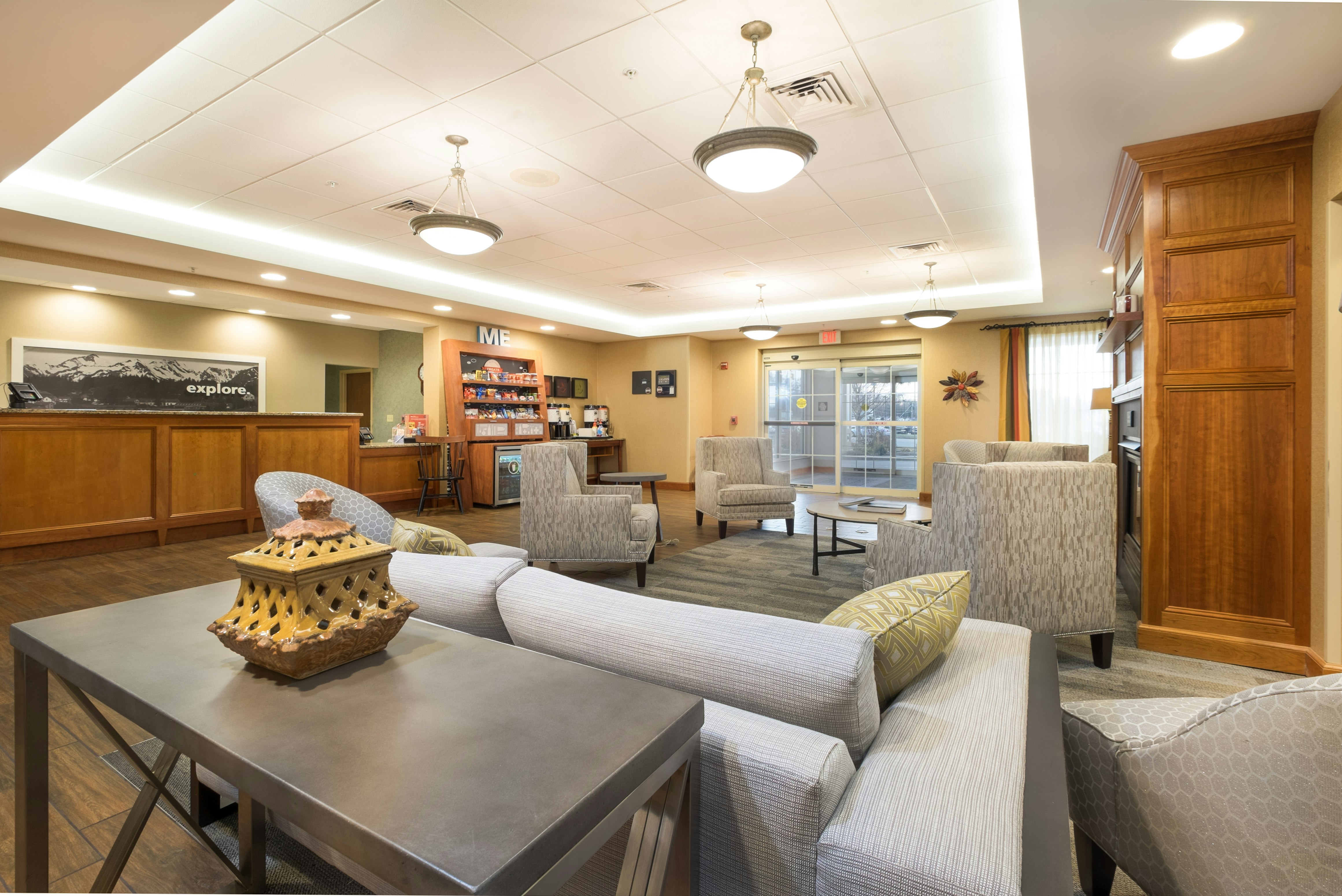 Hampton Inn Waterville 3/55