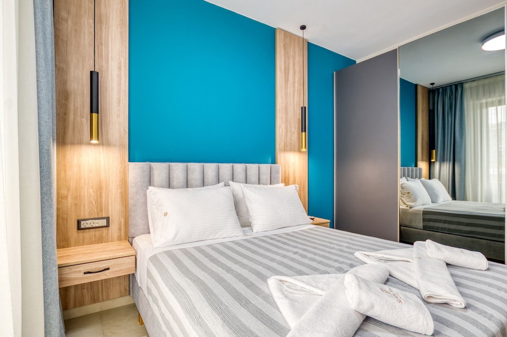 Junior Suite, Double Bed, Mountain View