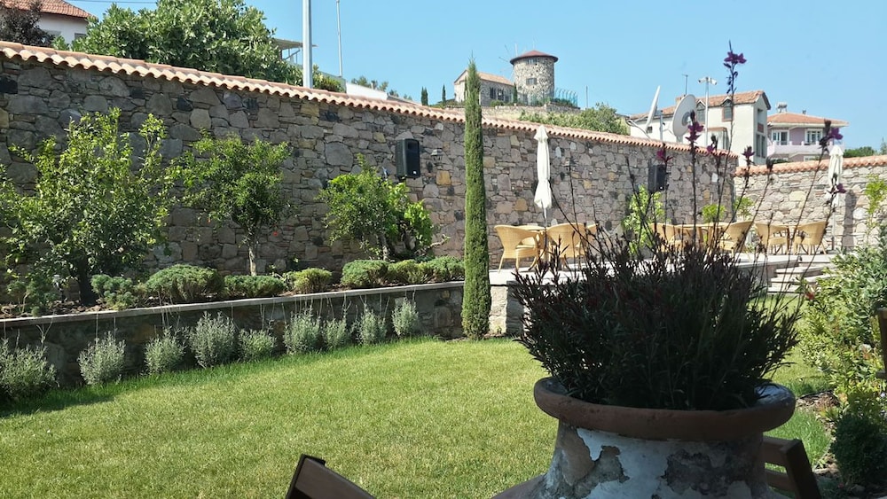 Cunda Labris Hotel 44/50