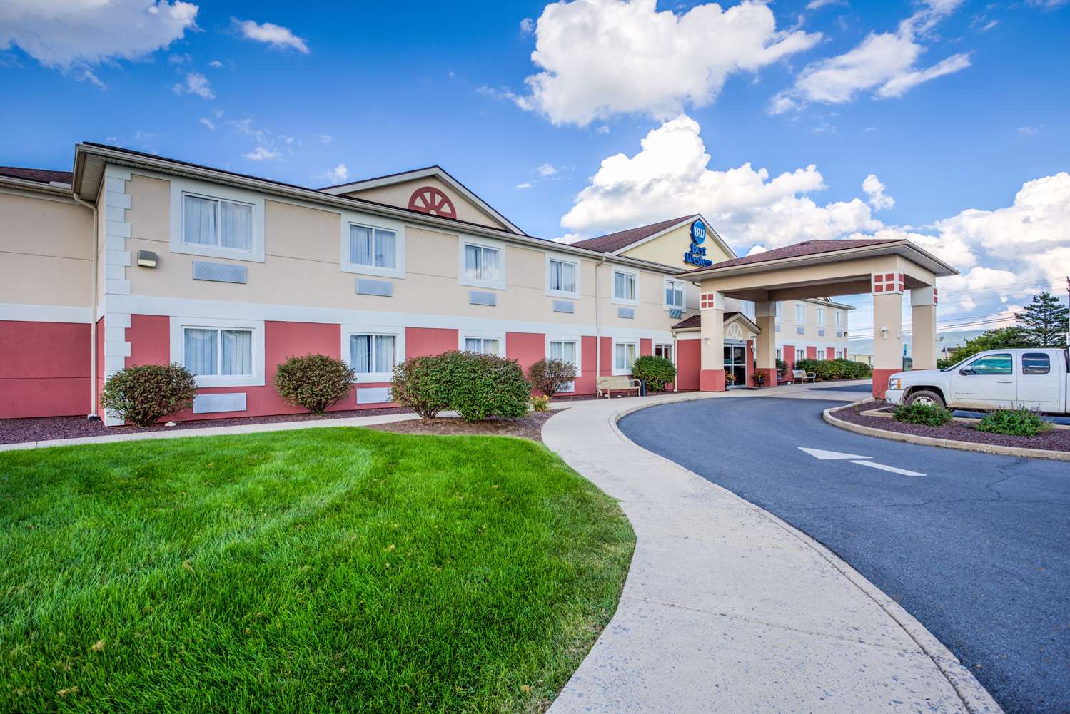 Best Western Nittany Inn Milroy 40/43
