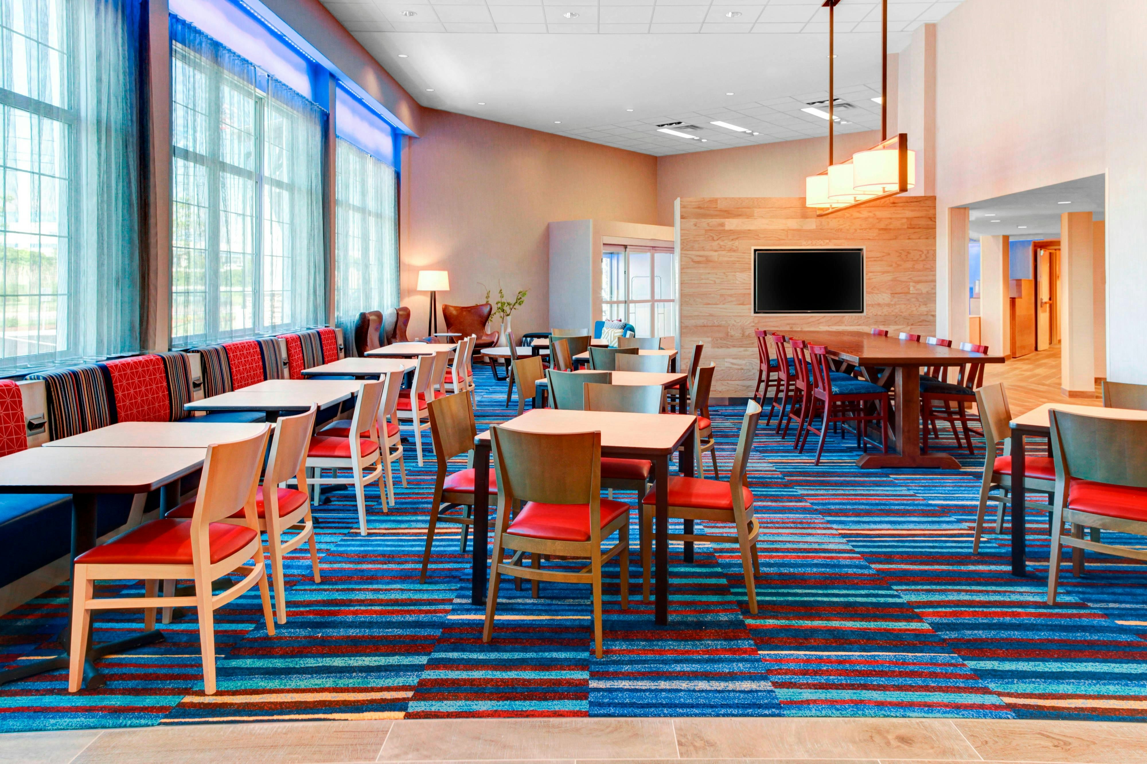 Fairfield Inn And Suites Cape Cod Hyannis 31/38