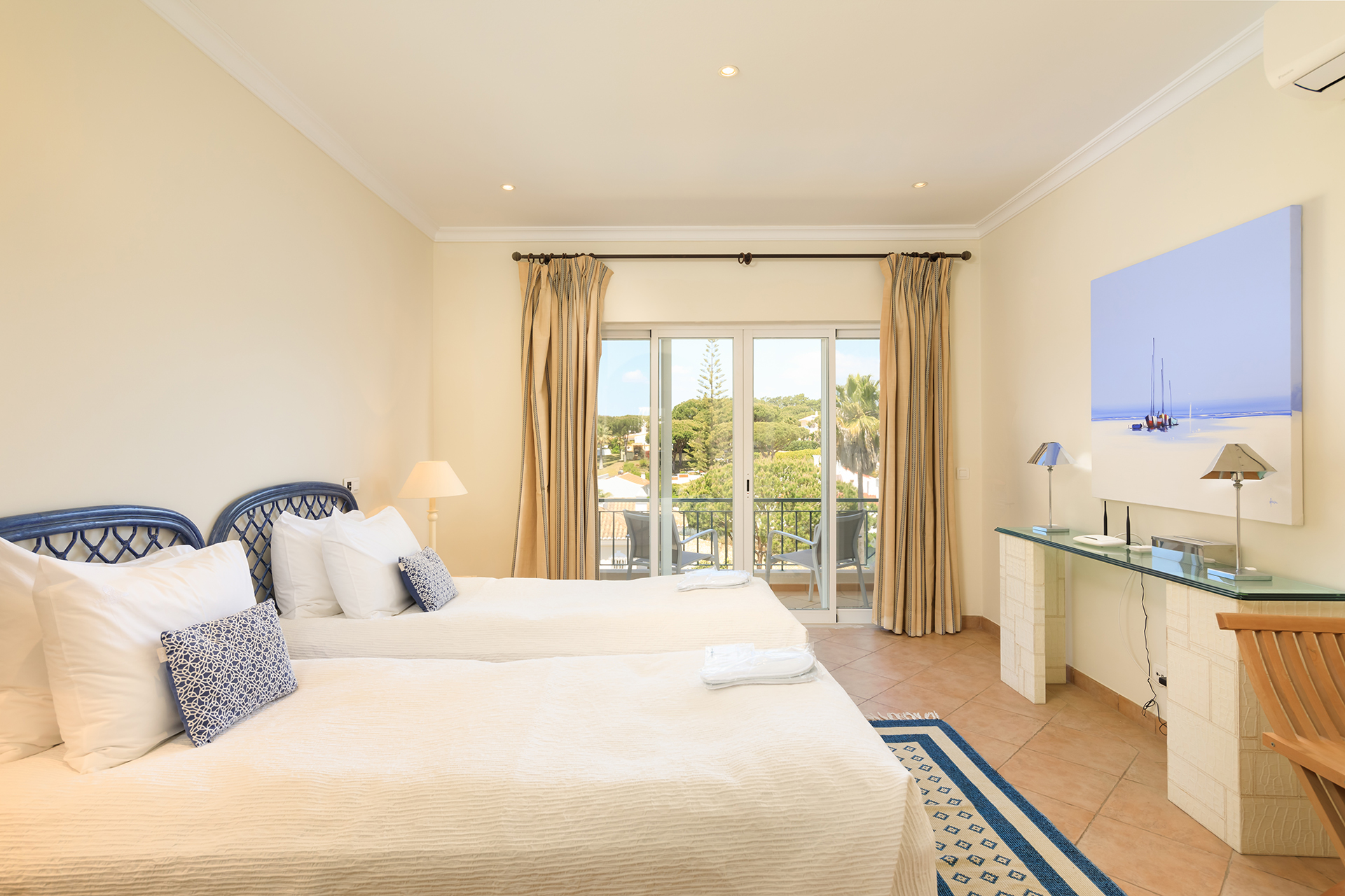 3 Bedrooms, Town House