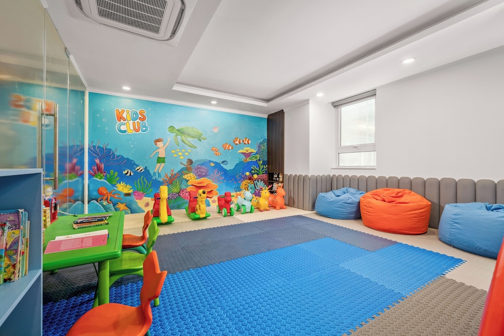 BlueSun Danang Beach Hotel 57/67