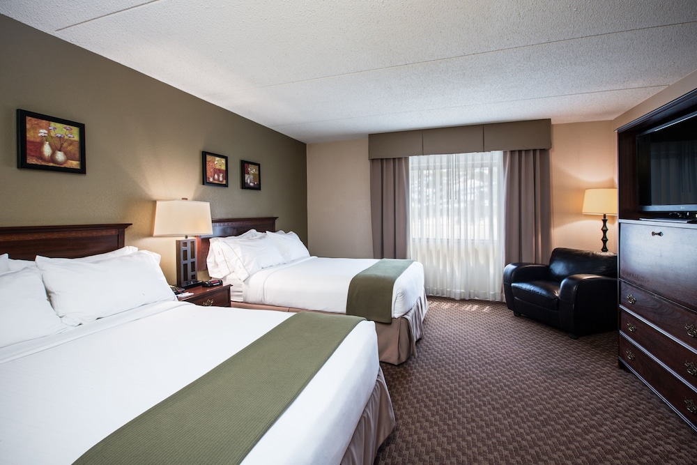 Holiday Inn Express Rolling Mdws Schaumburg Area 10/33