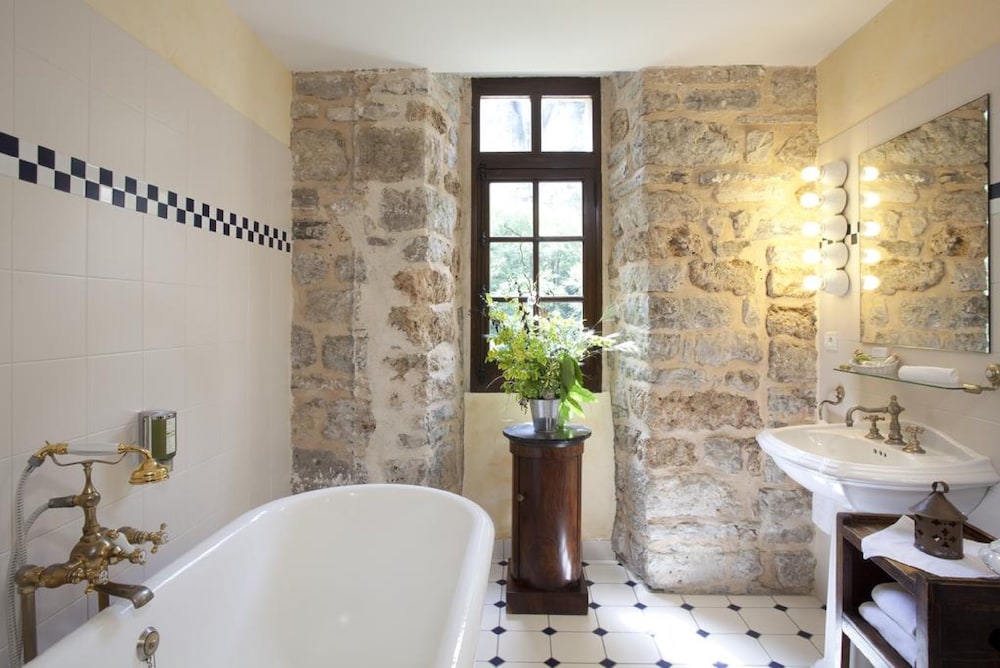 Chateau De La Caze 50/50