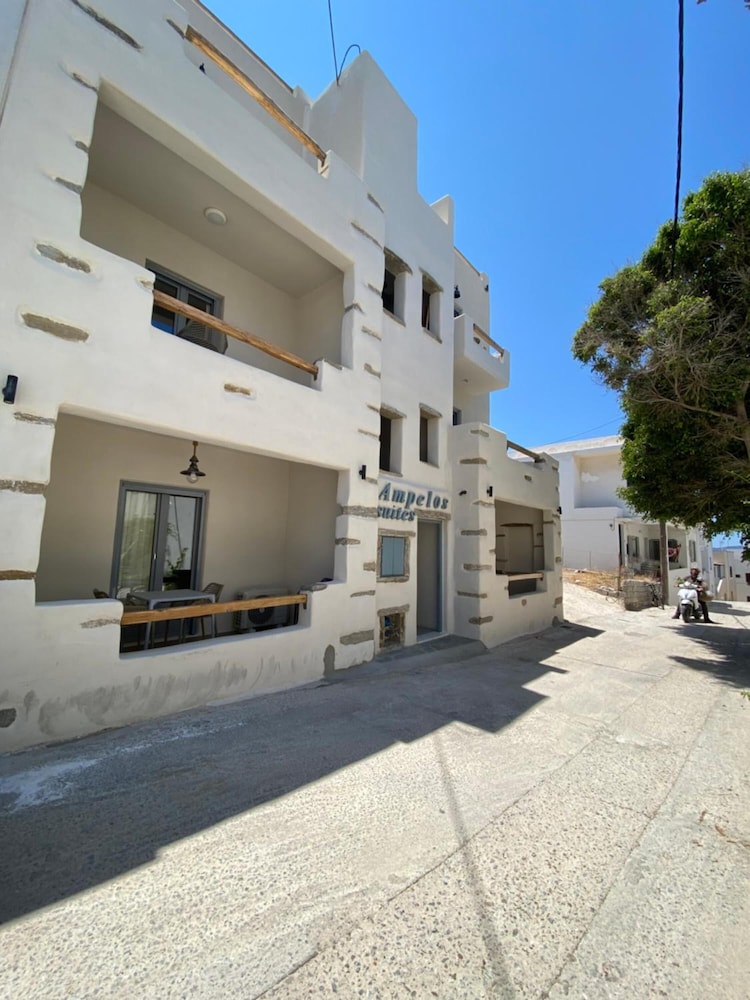 Ampelos Suites 25/30