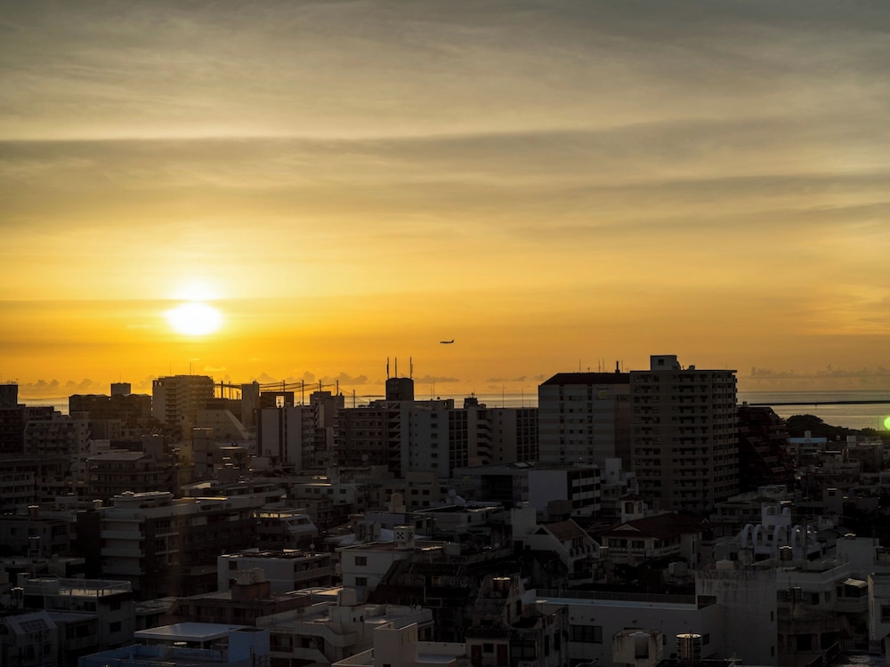 Nishitetsu Resort Inn Naha 66/72