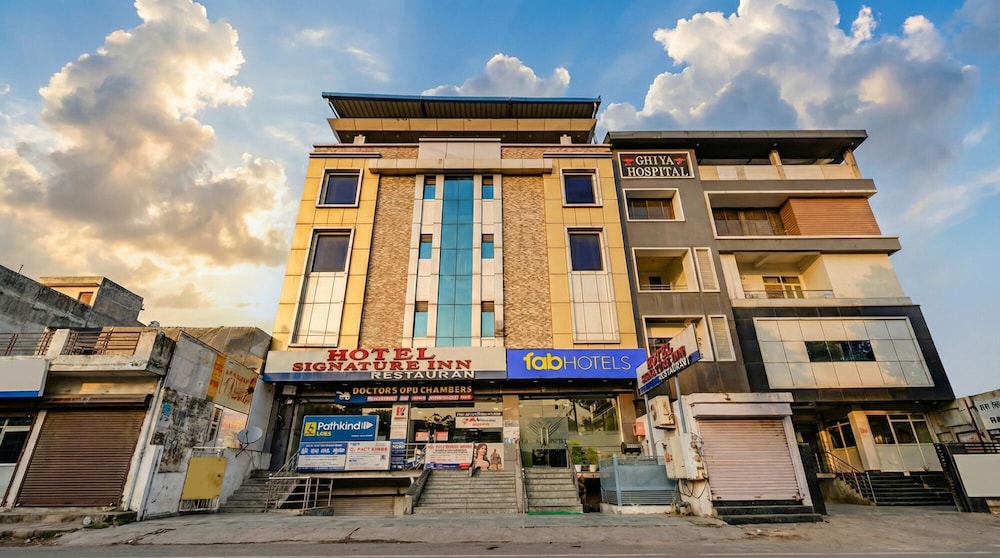 Fabhotel Signature Inn 5/50