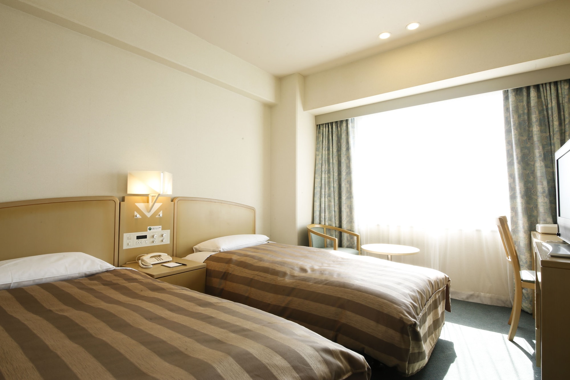 ROOM, TWIN BEDS, RIVER VIEW