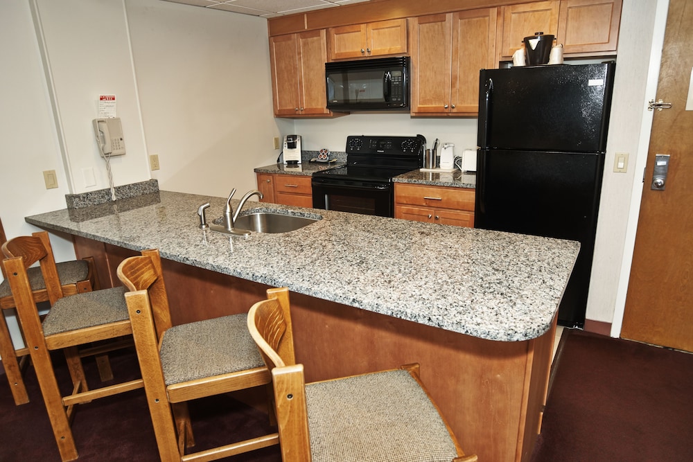 Fireside Inn and Suites Gilford 47/54
