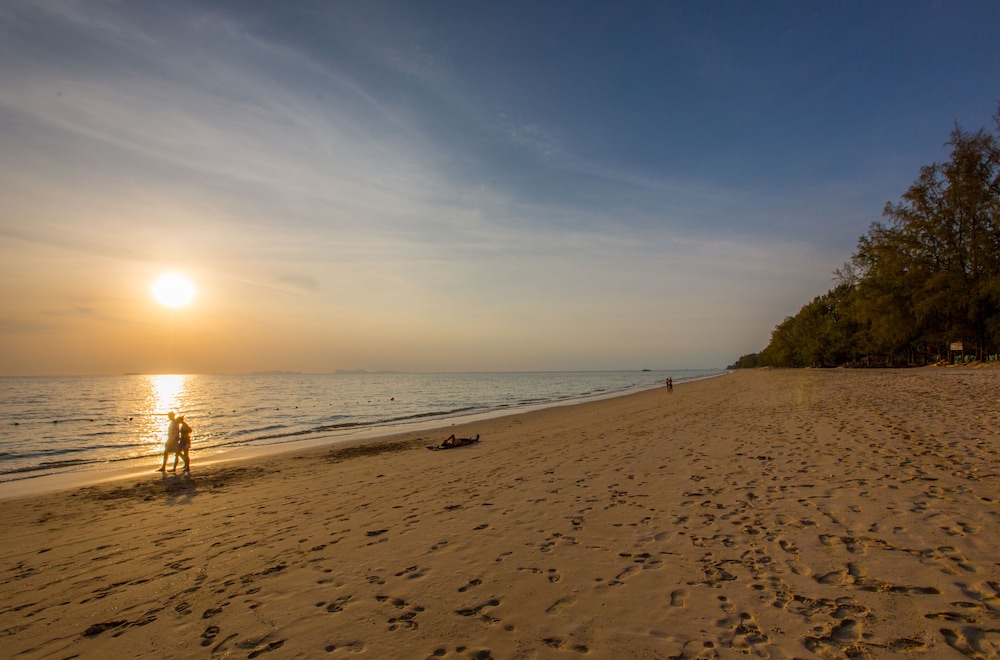 LANTA CASUARINA BEACH RESORT 47/59