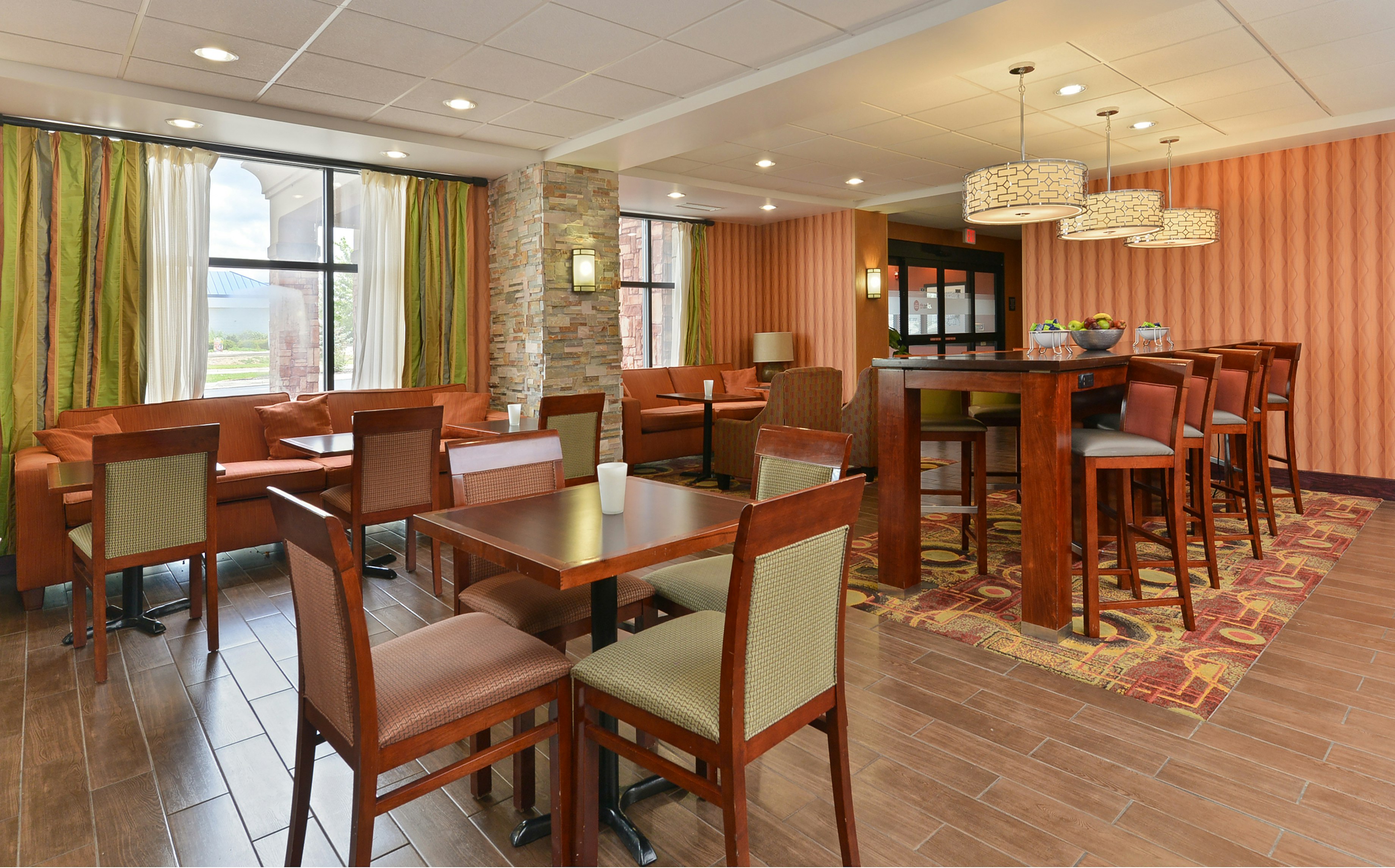 Hampton Inn Muscatine 24/35