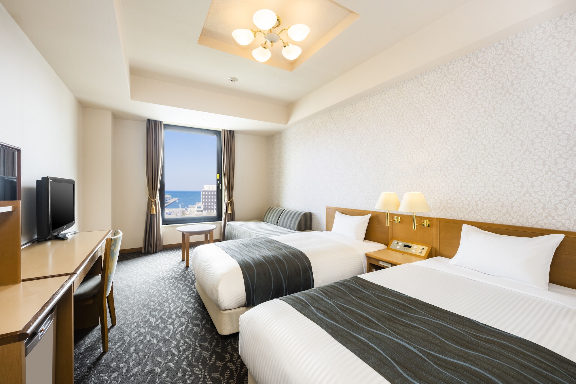 SUPERIOR, TWIN BEDS, CANAL VIEW, NO CLEANING SERVICES